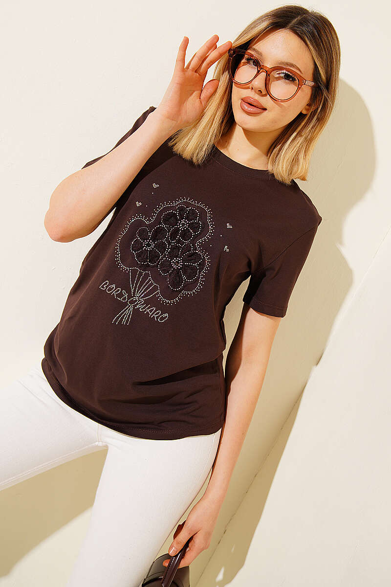Çiçek Buketli Taşlı T-shirt
