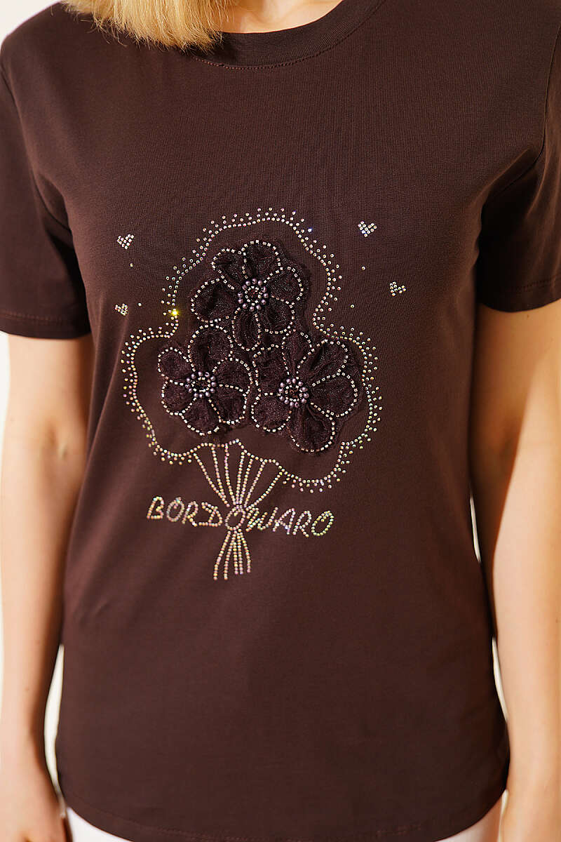 Çiçek Buketli Taşlı T-shirt