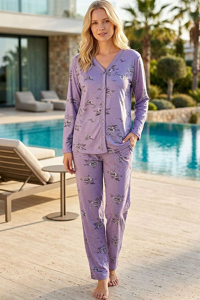 https://cdn.pazarium.com.tr/cicek-desen-dugmeli-uzun-kol-pijama-takim-lila-807520-19-B.jpg