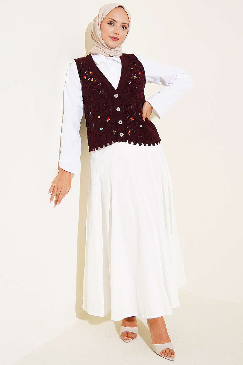 https://cdn.pazarium.com.tr/cicek-desenli-ajurlu-dugmeli-yelek-bordo-806137-19-B.jpg