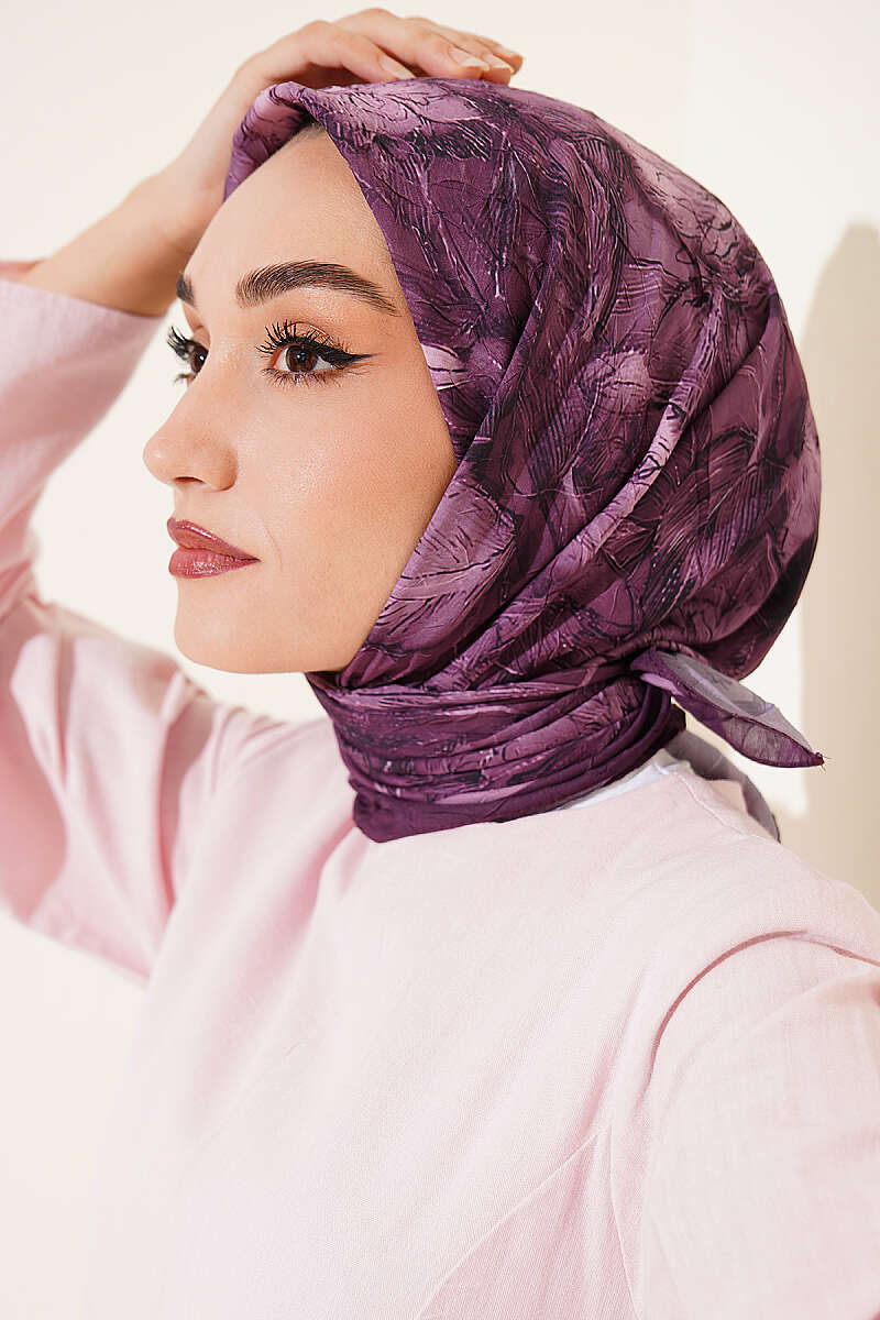 https://cdn.pazarium.com.tr/cicek-desenli-bambu-kras-esarp-magenta-808202-19-B.jpg