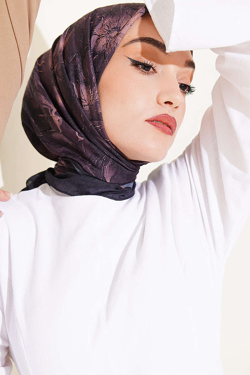https://cdn.pazarium.com.tr/cicek-desenli-bambu-kras-esarp-siyah-kahve-808215-19-B.jpg