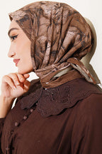 https://cdn.pazarium.com.tr/cicek-desenli-bambu-kras-esarp-zeytin-yesili-808231-19-B.jpg