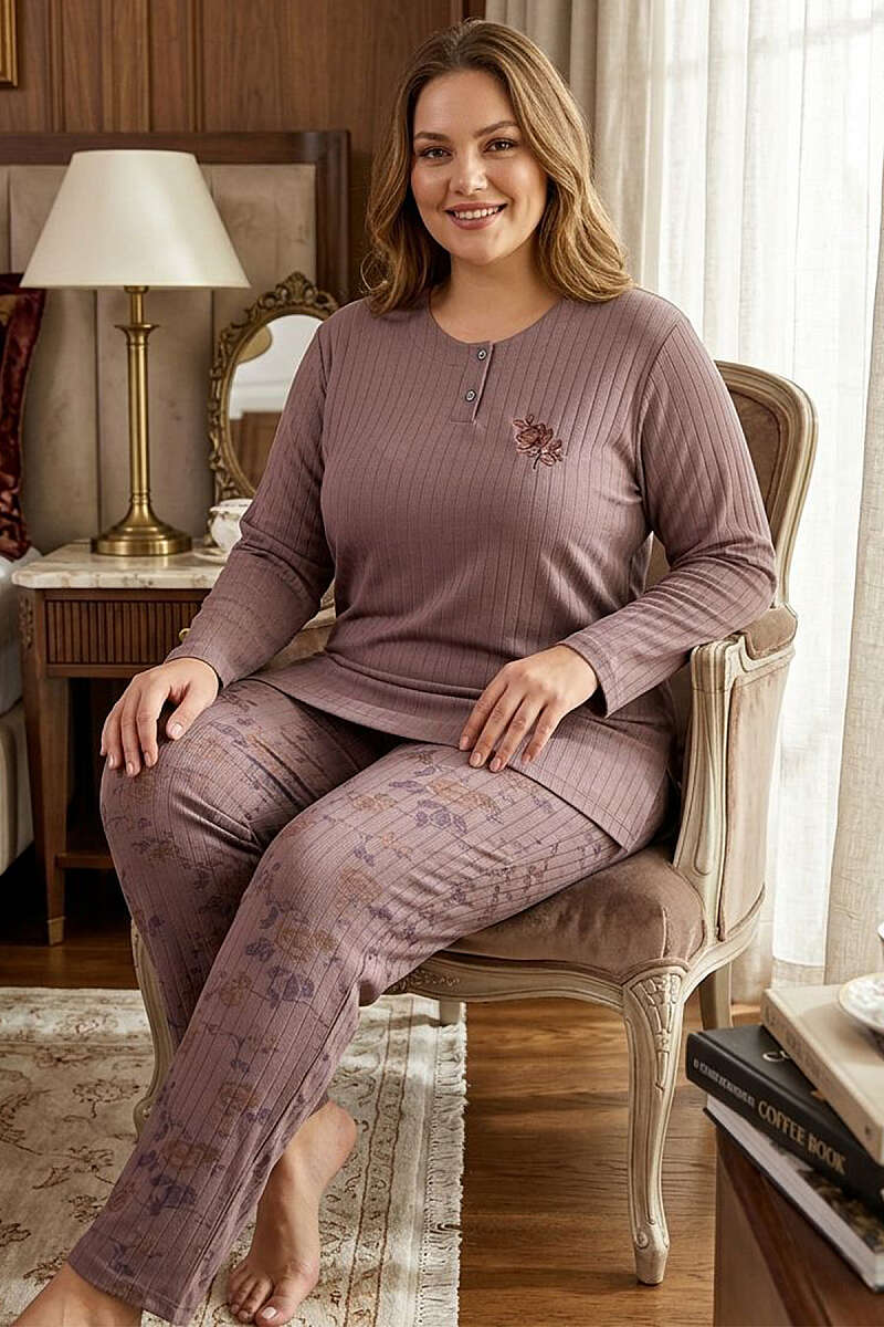https://cdn.pazarium.com.tr/cicek-desenli-fitilli-buyuk-beden-pijama-takimi-gul-kurusu-769197-18-B.jpg