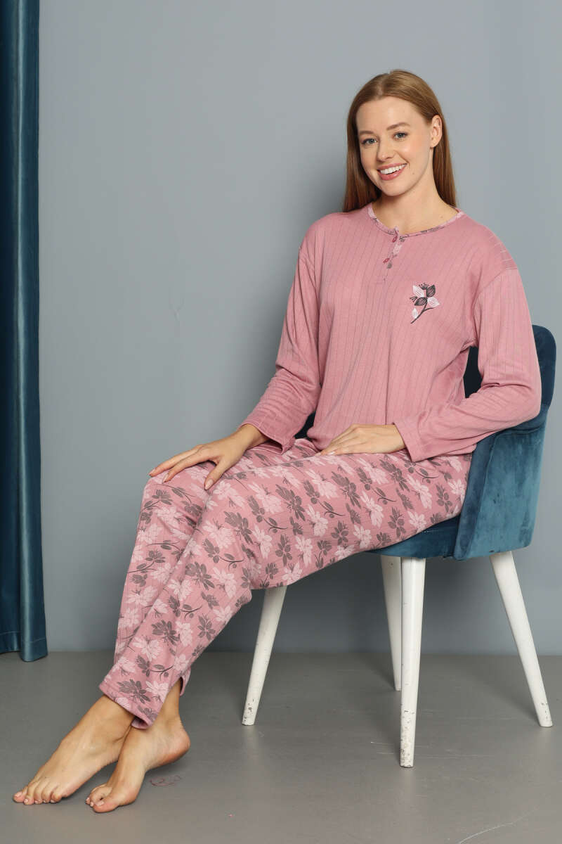 https://cdn.pazarium.com.tr/cicek-desenli-fitilli-pijama-takimi-gul-kurusu-680331-16-B.jpg