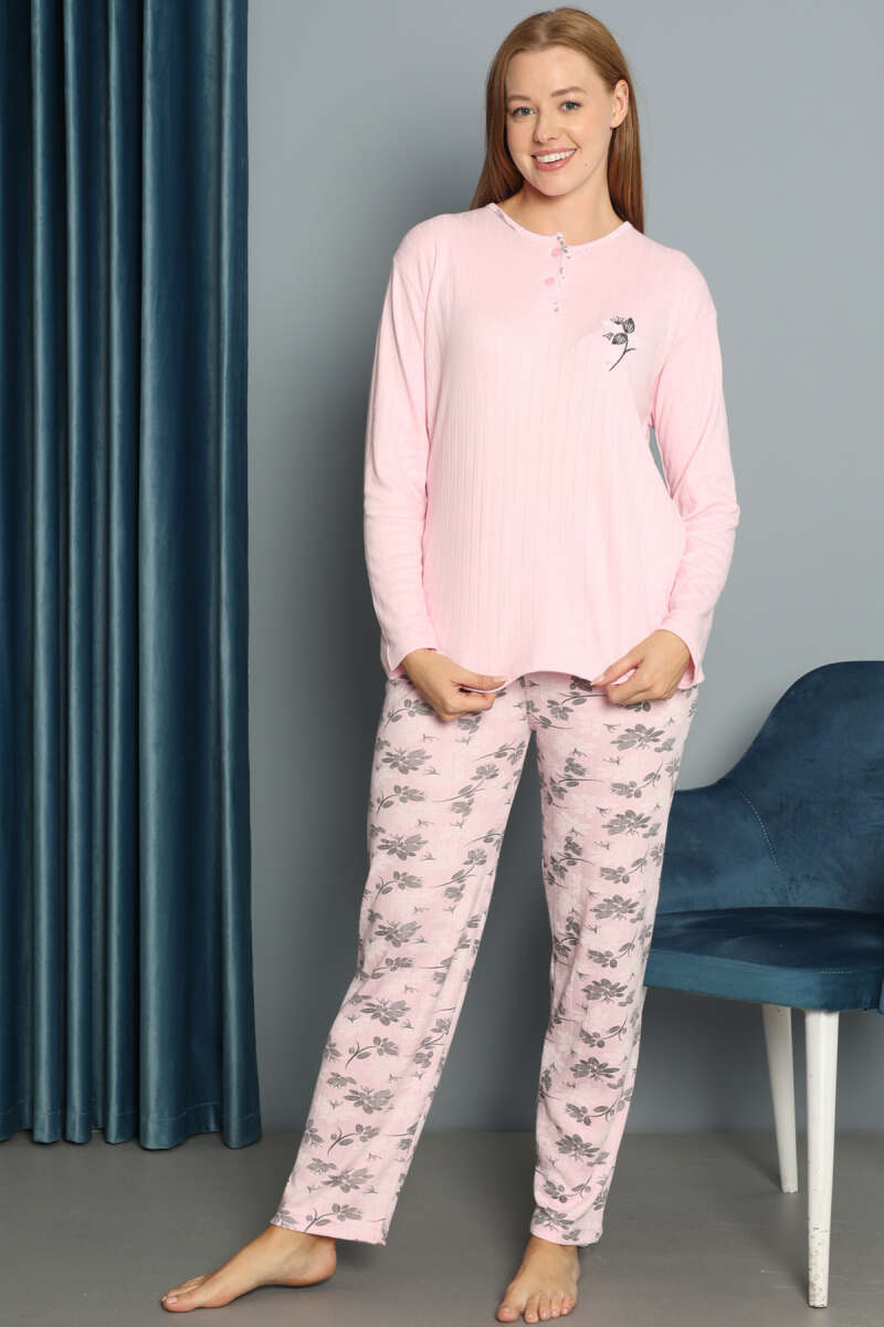 https://cdn.pazarium.com.tr/cicek-desenli-fitilli-pijama-takimi-pembe-680321-16-B.jpg