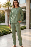 https://cdn.pazarium.com.tr/cicek-desenli-interlok-kadin-pijama-takimi-cagla-yesili-840492-20-B.jpg