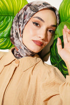 https://cdn.pazarium.com.tr/cicek-desenli-soft-esarp-haki-818208-20-B.jpg