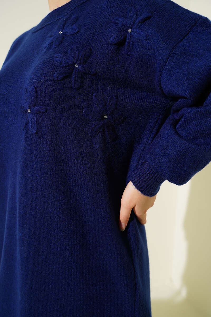 Çiçek Detaylı Yumoş Triko Tunik