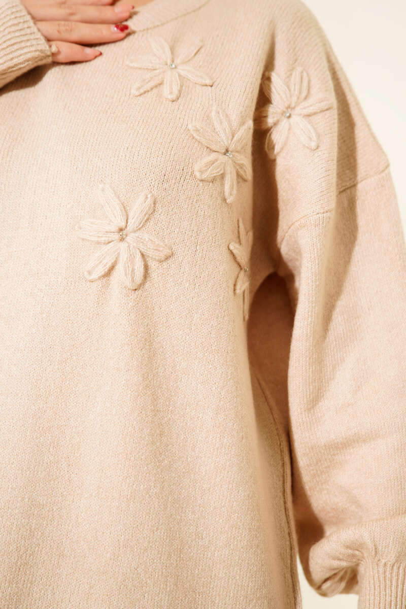 Çiçek Detaylı Yumoş Triko Tunik