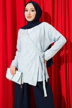 https://cdn.pazarium.com.tr/cicek-islemeli-baglamali-kimono-bebe-mavi-793674-19-B.jpg