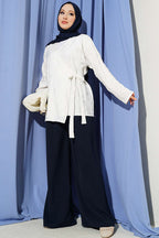 https://cdn.pazarium.com.tr/cicek-islemeli-baglamali-kimono-beyaz-793668-19-B.jpg