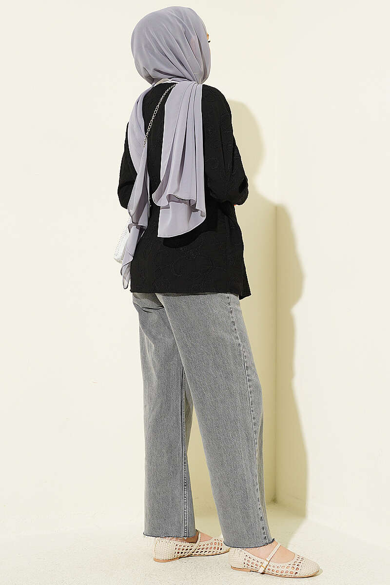 https://cdn.pazarium.com.tr/cicek-islemeli-baglamali-kimono-siyah-793699-19-B.jpg
