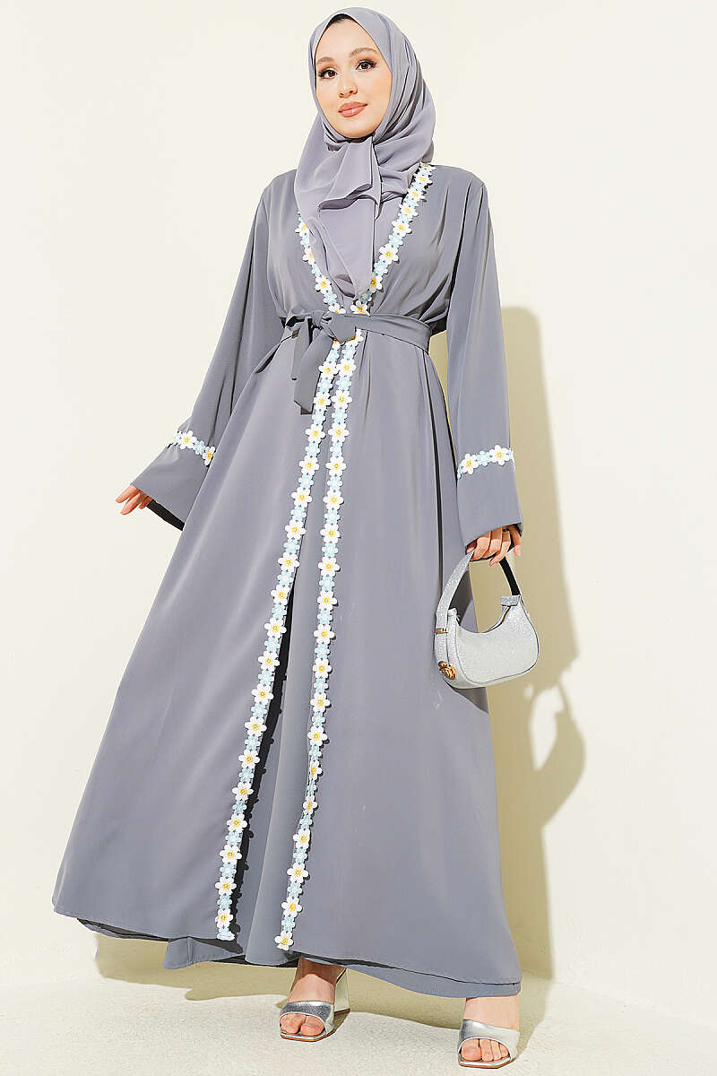 Çiçek Motifli Kuşaklı Abaya Gri
