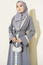 Çiçek Motifli Kuşaklı Abaya Gri