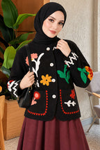https://cdn.pazarium.com.tr/cicek-nakisli-dugmeli-ceket-siyah-825130-20-B.jpg
