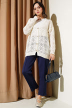 Çiçek Örgülü Düğmeli Triko Hırka