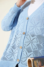 Çiçek Örgülü Düğmeli Triko Hırka