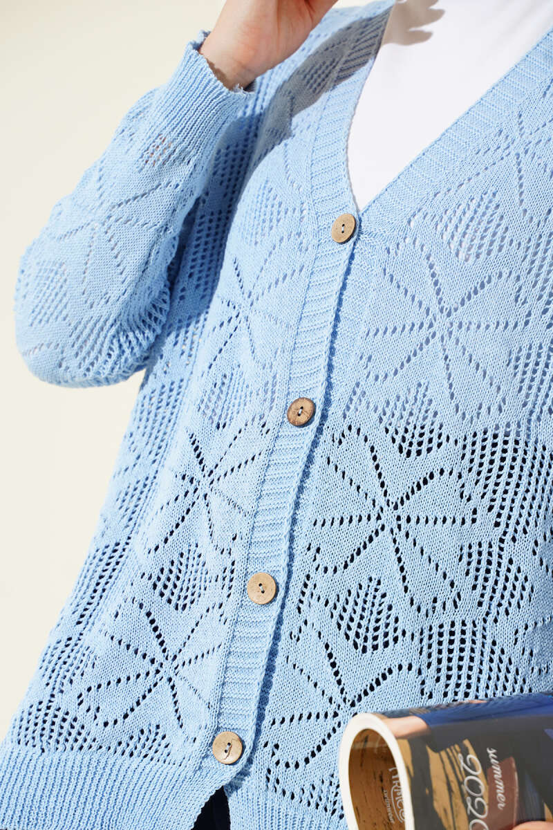 Çiçek Örgülü Düğmeli Triko Hırka