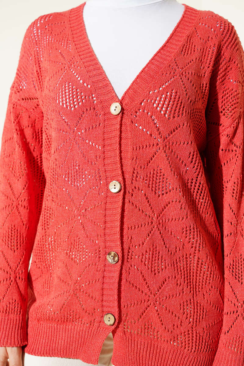 Çiçek Örgülü Düğmeli Triko Hırka