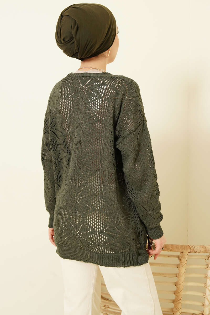 Çiçek Örgülü Düğmeli Triko Hırka