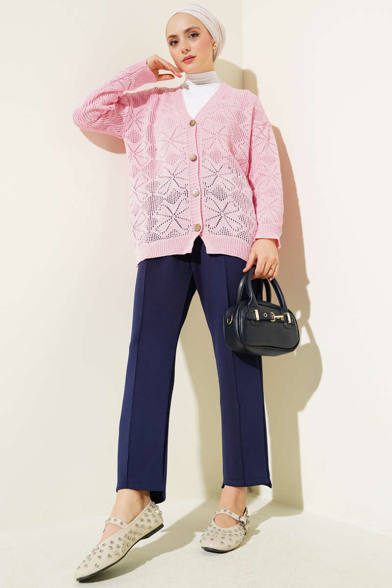 Çiçek Örgülü Düğmeli Triko Hırka