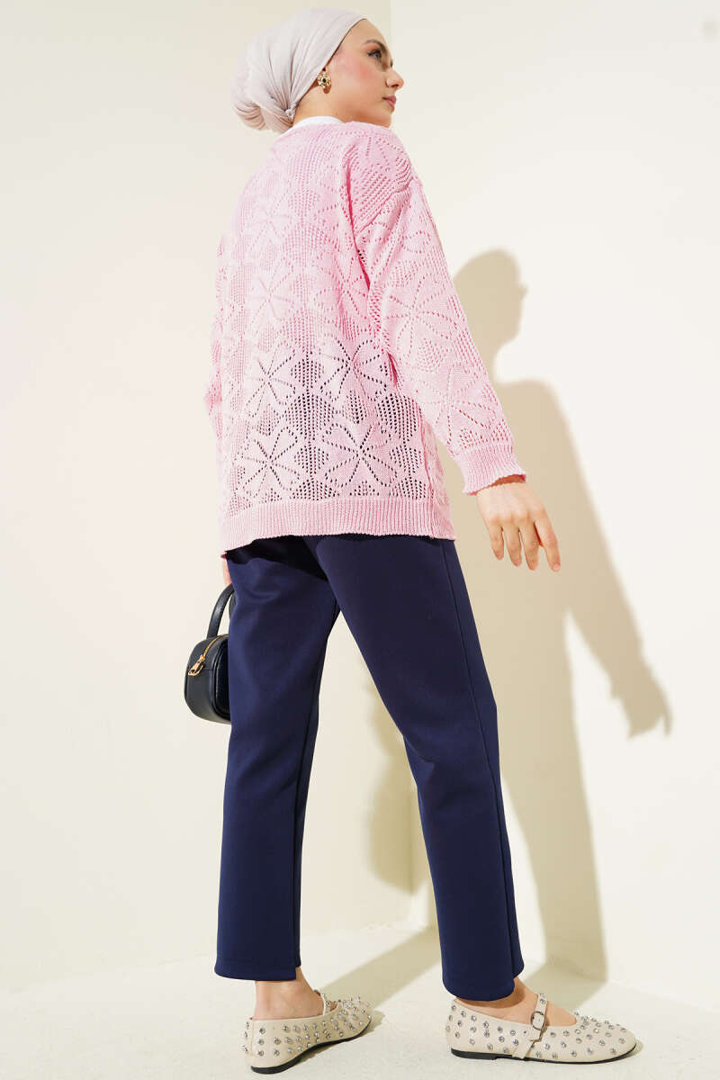 Çiçek Örgülü Düğmeli Triko Hırka