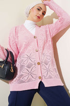 Çiçek Örgülü Düğmeli Triko Hırka