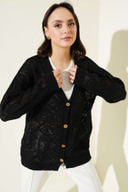 Çiçek Örgülü Düğmeli Triko Hırka