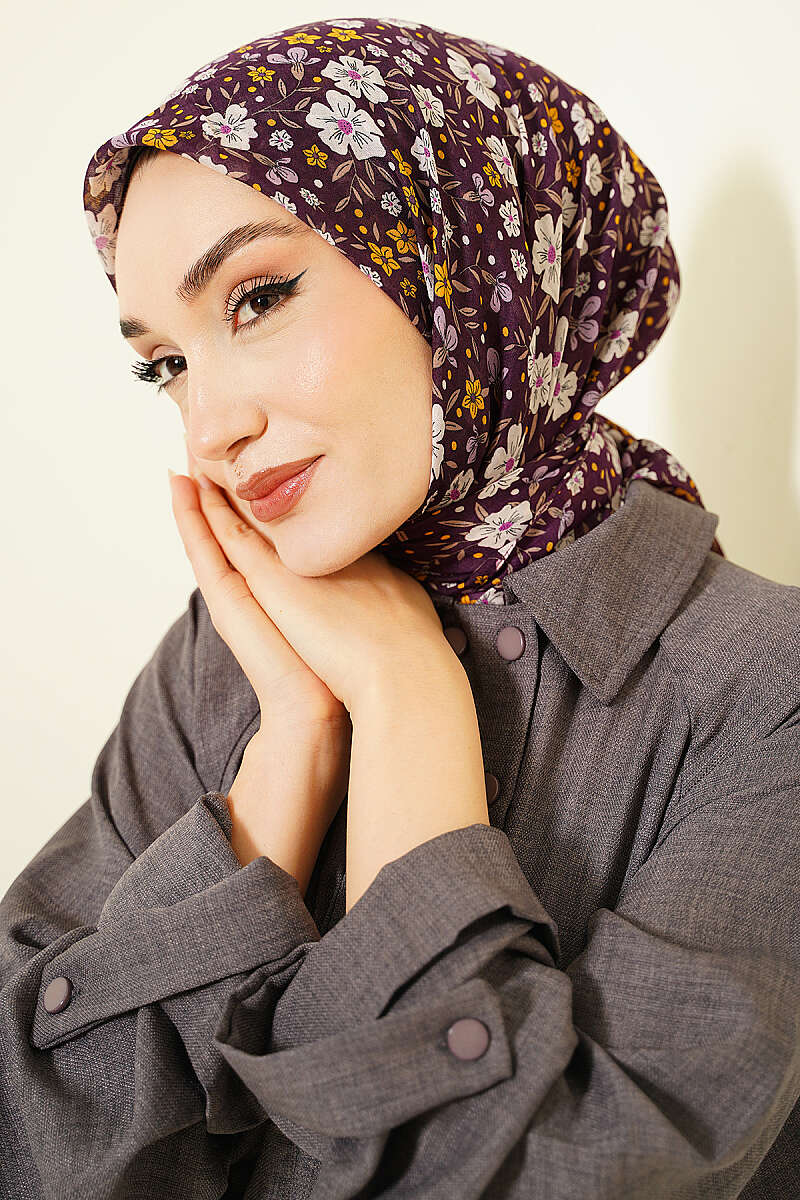 Çiçek Süslemeli Eşarp
