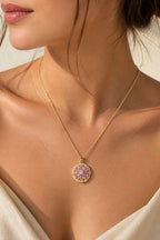 https://cdn.pazarium.com.tr/cicek-tas-detayli-zincir-kolye-gold-811169-20-B.jpg