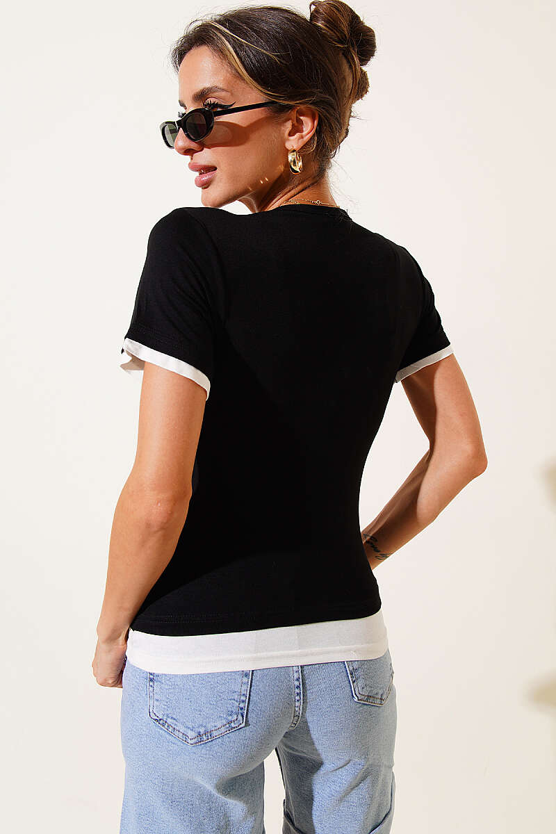 https://cdn.pazarium.com.tr/cift-yaka-gorunumlu-t-shirt-siyah-782568-19-B.jpg