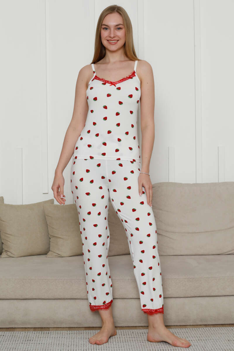 https://cdn.pazarium.com.tr/cilek-baskili-askili-pijama-takimi-beyaz-618391-14-B.jpg