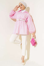 https://cdn.pazarium.com.tr/cizgili-balon-kol-bel-lastikli-tunik-pembe-557498-13-B.jpg
