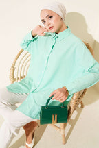 https://cdn.pazarium.com.tr/cizgili-basic-oversize-gomlek-benetton-653886-15-B.jpg