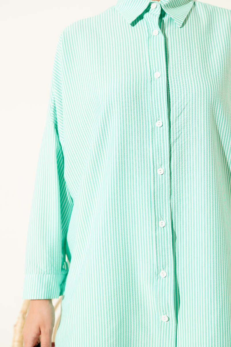https://cdn.pazarium.com.tr/cizgili-basic-oversize-gomlek-benetton-653889-15-B.jpg