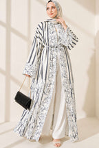 https://cdn.pazarium.com.tr/cizgili-desenli-sal-detayli-kimono-lacivert-804190-19-B.jpg