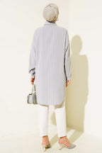 https://cdn.pazarium.com.tr/cizgili-dusuk-omuzlu-gomlek-gri-531064-12-B.jpg