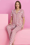 https://cdn.pazarium.com.tr/cizgili-kalp-detayli-kisa-kol-dugmeli-pijama-takimi-gri-622123-14-B.jpg