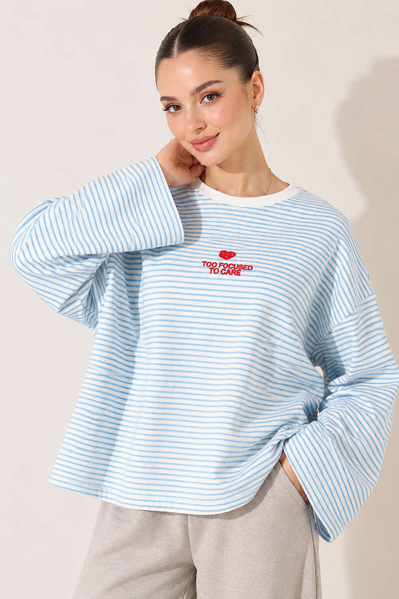 https://cdn.pazarium.com.tr/cizgili-onu-nakisli-sweatshirt-mavi-842331-20-B.jpg