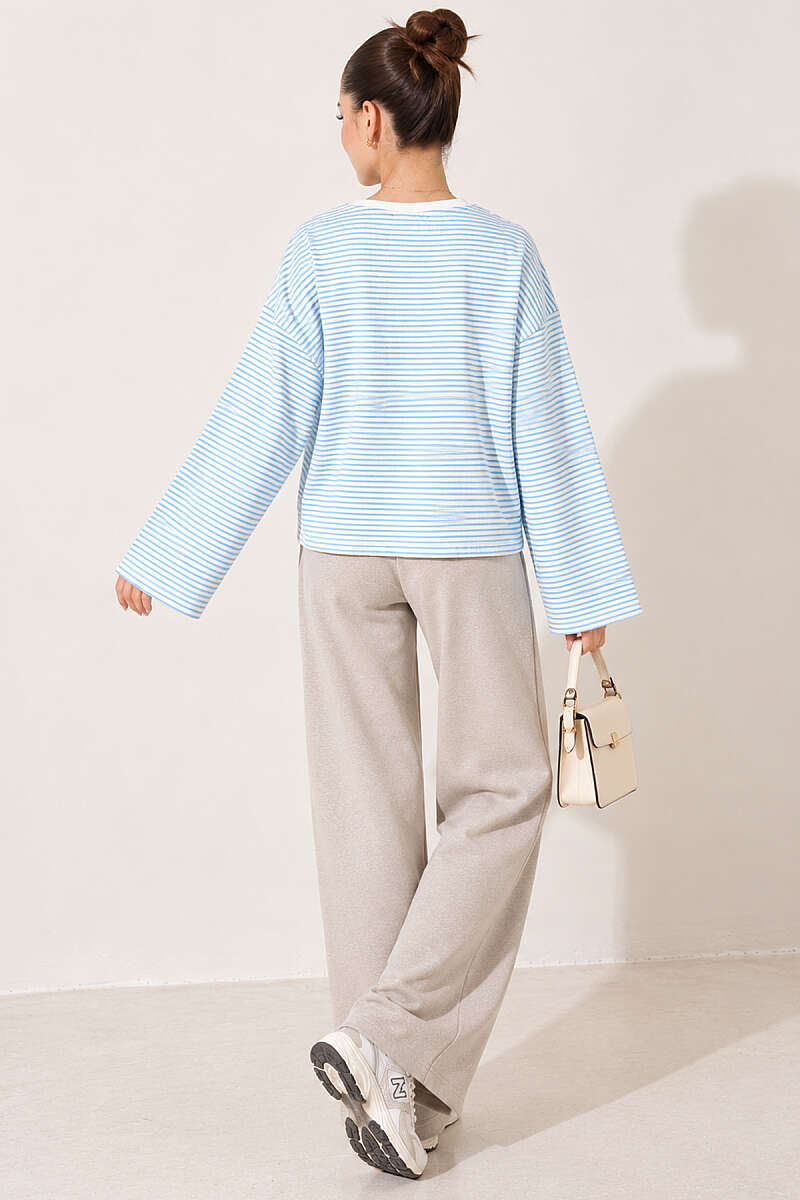 https://cdn.pazarium.com.tr/cizgili-onu-nakisli-sweatshirt-mavi-842332-20-B.jpg