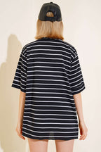 https://cdn.pazarium.com.tr/cizgili-siyah-tshirt-469935-70-B.jpg
