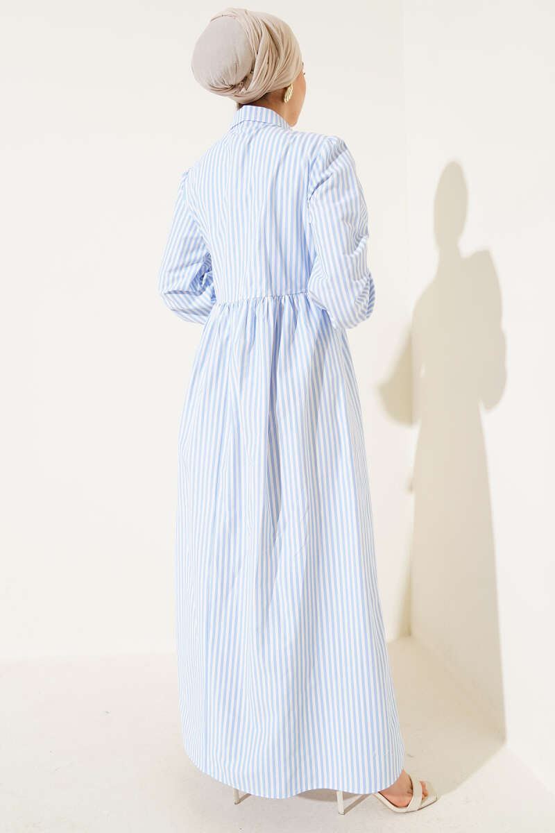 https://cdn.pazarium.com.tr/cizgili-yandan-baglamali-elbise-buz-mavisi-630573-15-B.jpg