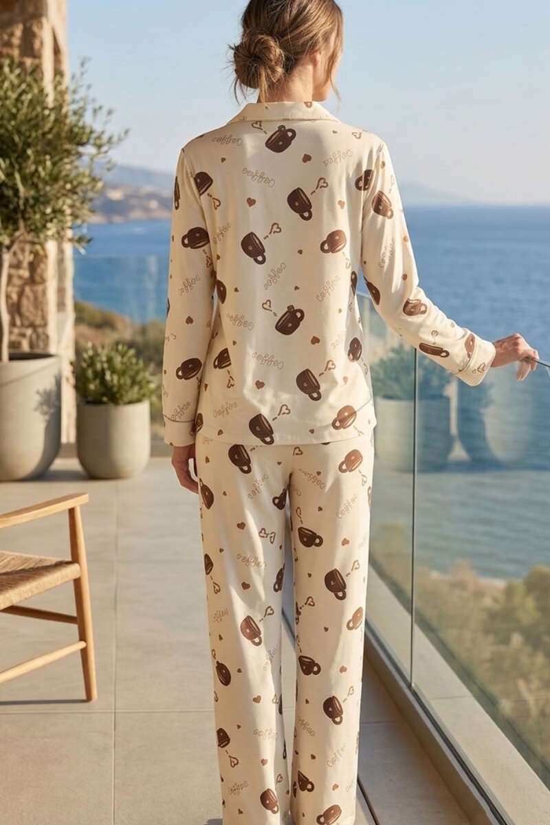 https://cdn.pazarium.com.tr/coffe-baskili-kadin-pijama-takimi-bej-840399-20-B.jpg