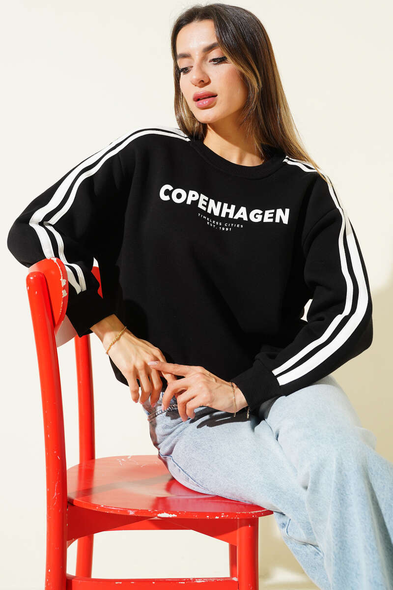 https://cdn.pazarium.com.tr/copenhagen-baskili-uc-iplik-sweatshirt-siyah-700925-16-B.jpg
