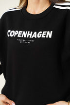 https://cdn.pazarium.com.tr/copenhagen-baskili-uc-iplik-sweatshirt-siyah-700927-16-B.jpg