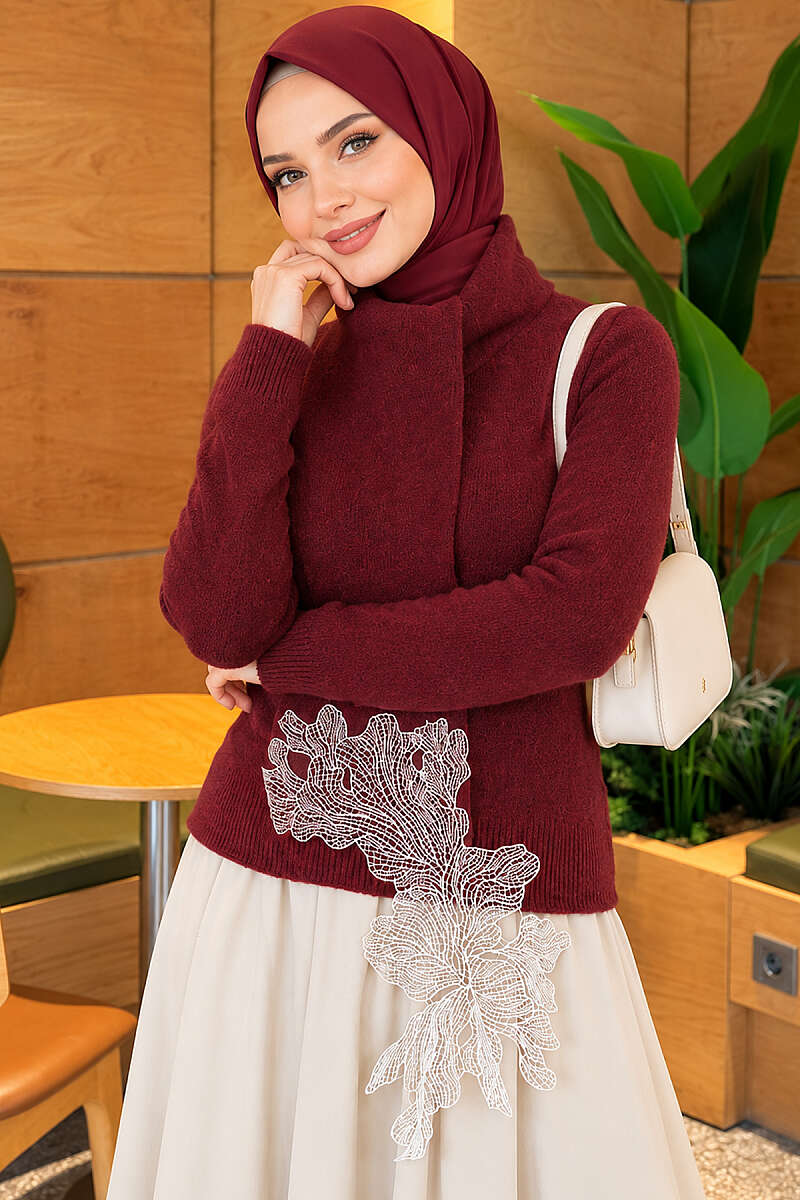 https://cdn.pazarium.com.tr/dantel-detayli-atkili-triko-kazak-bordo-840609-20-B.jpg