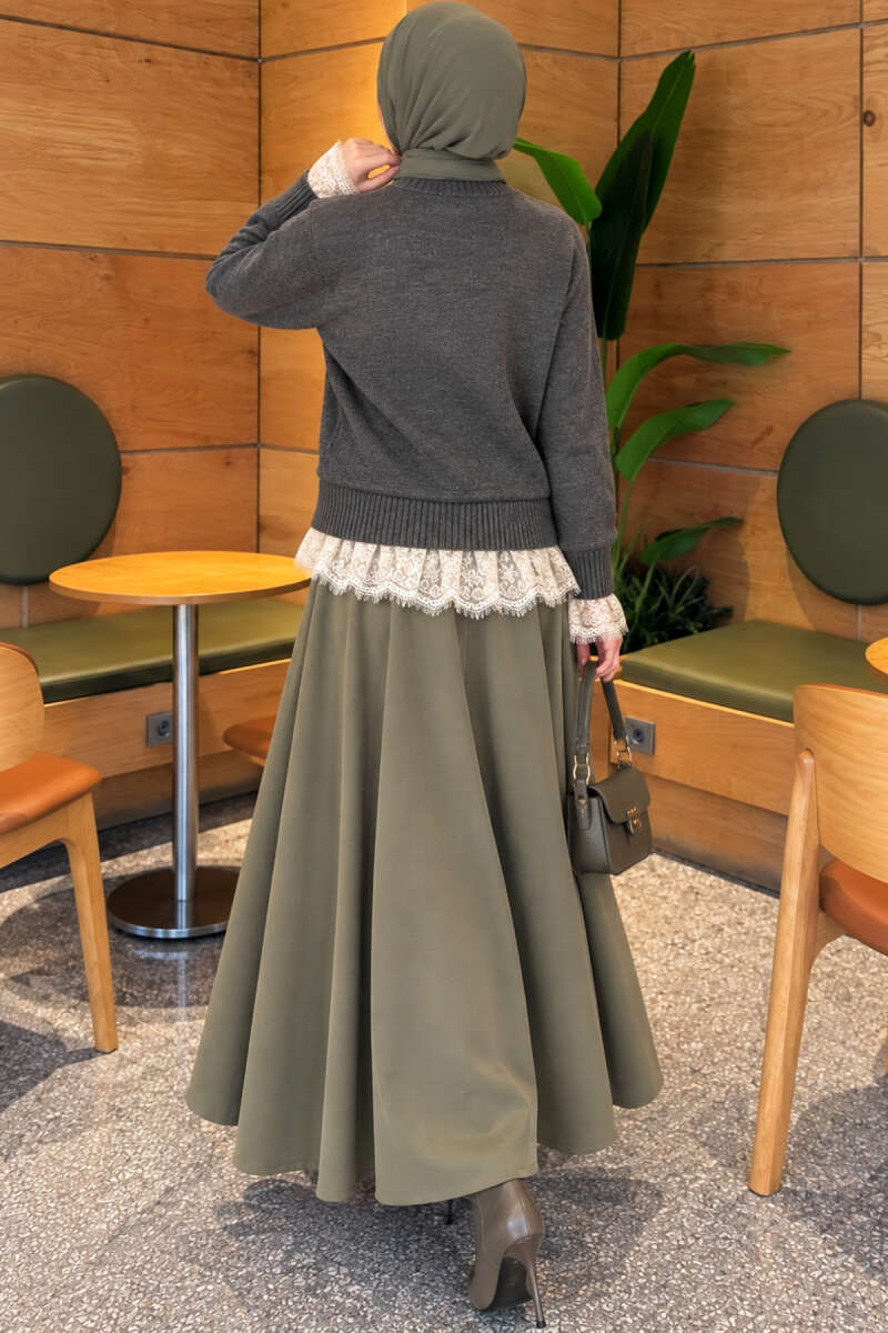 https://cdn.pazarium.com.tr/dantel-detayli-bagcikli-triko-hirka-fume-834744-20-B.jpg