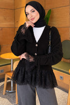 https://www.pazarium.com.tr/dantel-detayli-kollari-buzgulu-triko-hirka-siyah-830264-20-B.jpg
