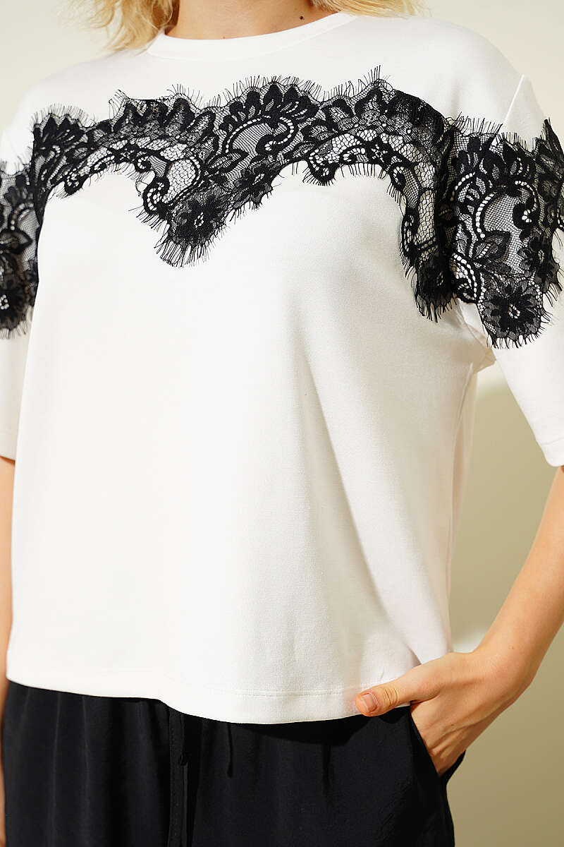 Dantel Detaylı Loyşa T-shirt